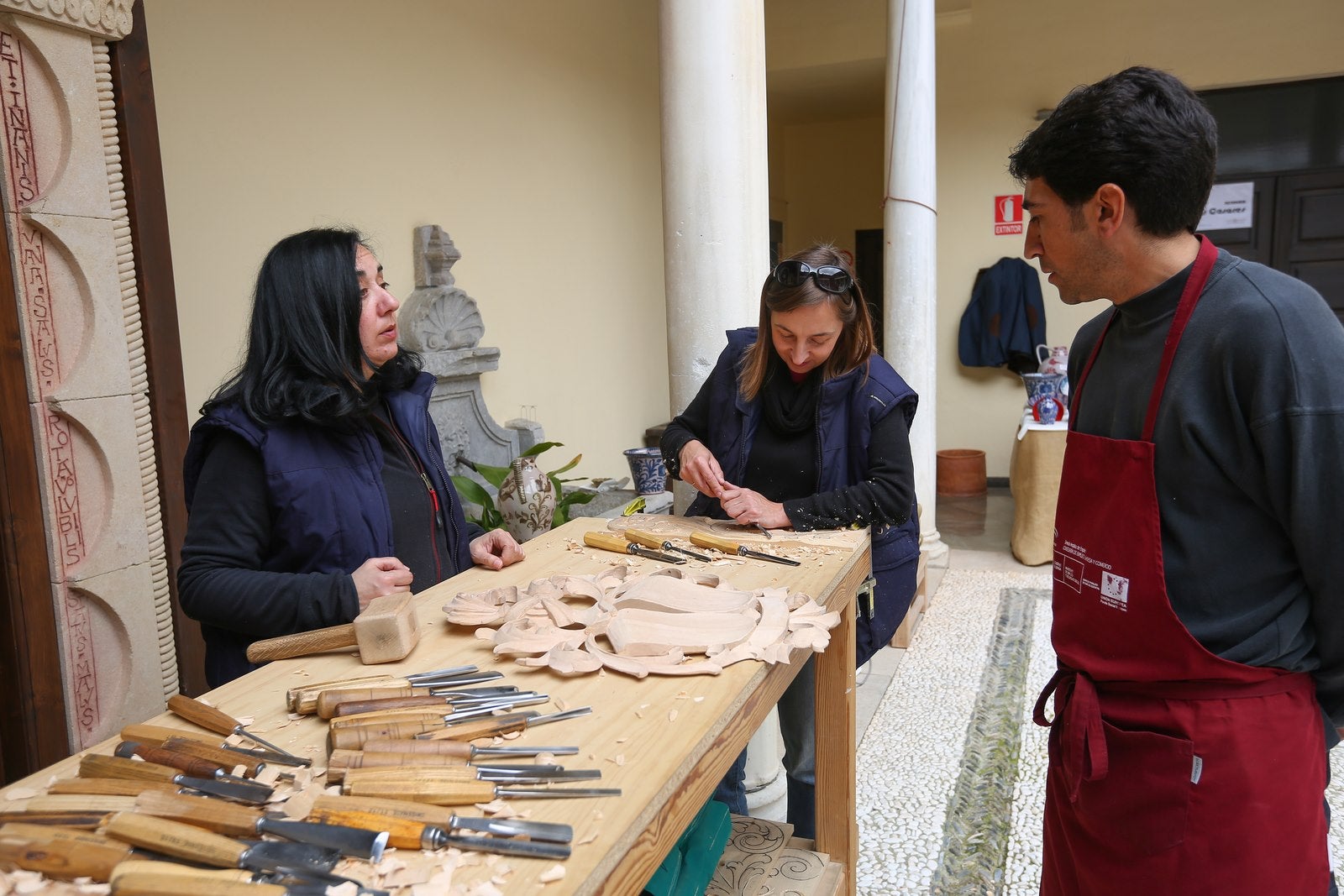 La celebración de los Días Europeos de la Artesanía en el Centro Albayzín dibuja un panorama positivo ante el futuro del sector.