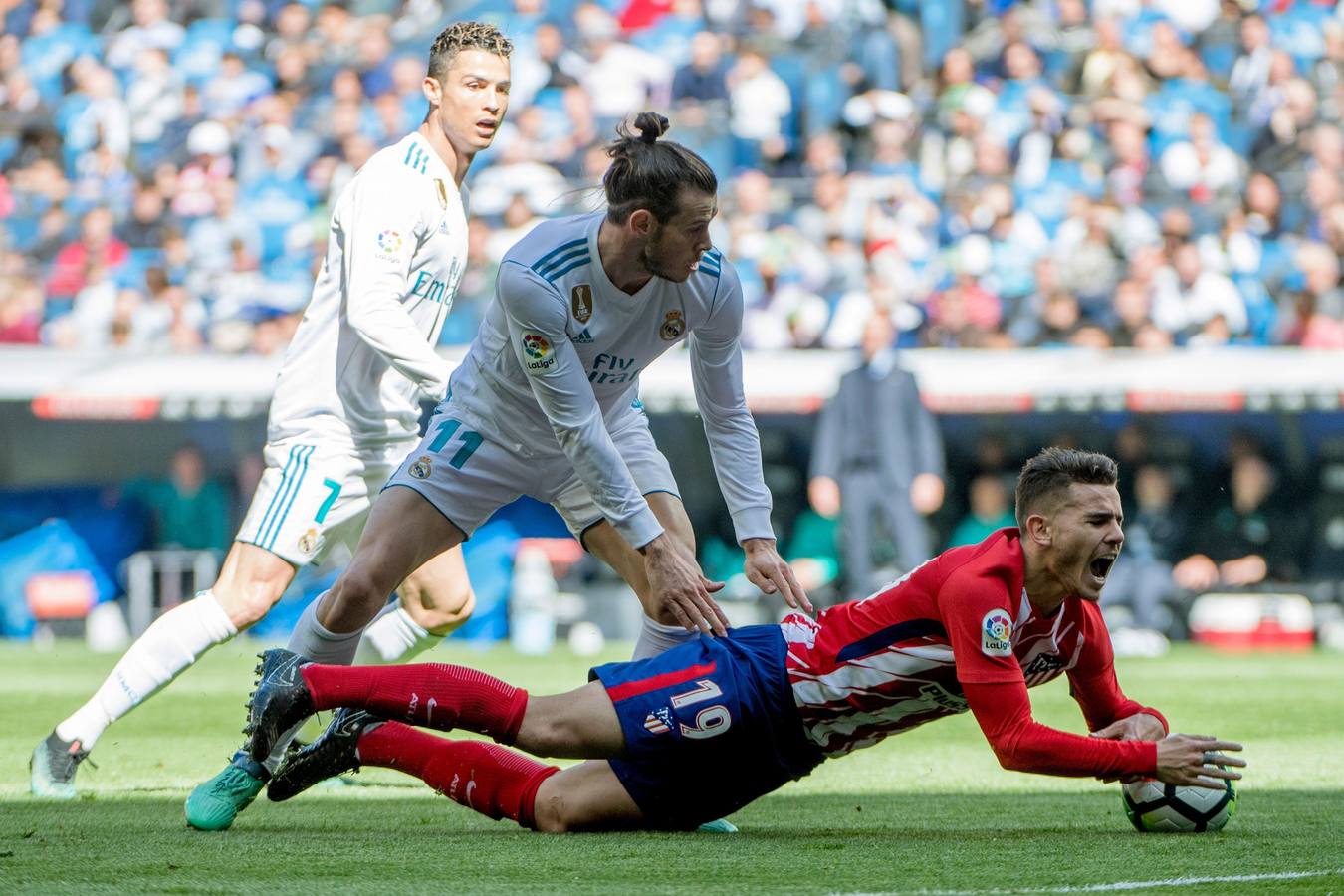 Las mejores imágenes del partido de la 31ª jornada entre el Real Madrid y el Atlético. 