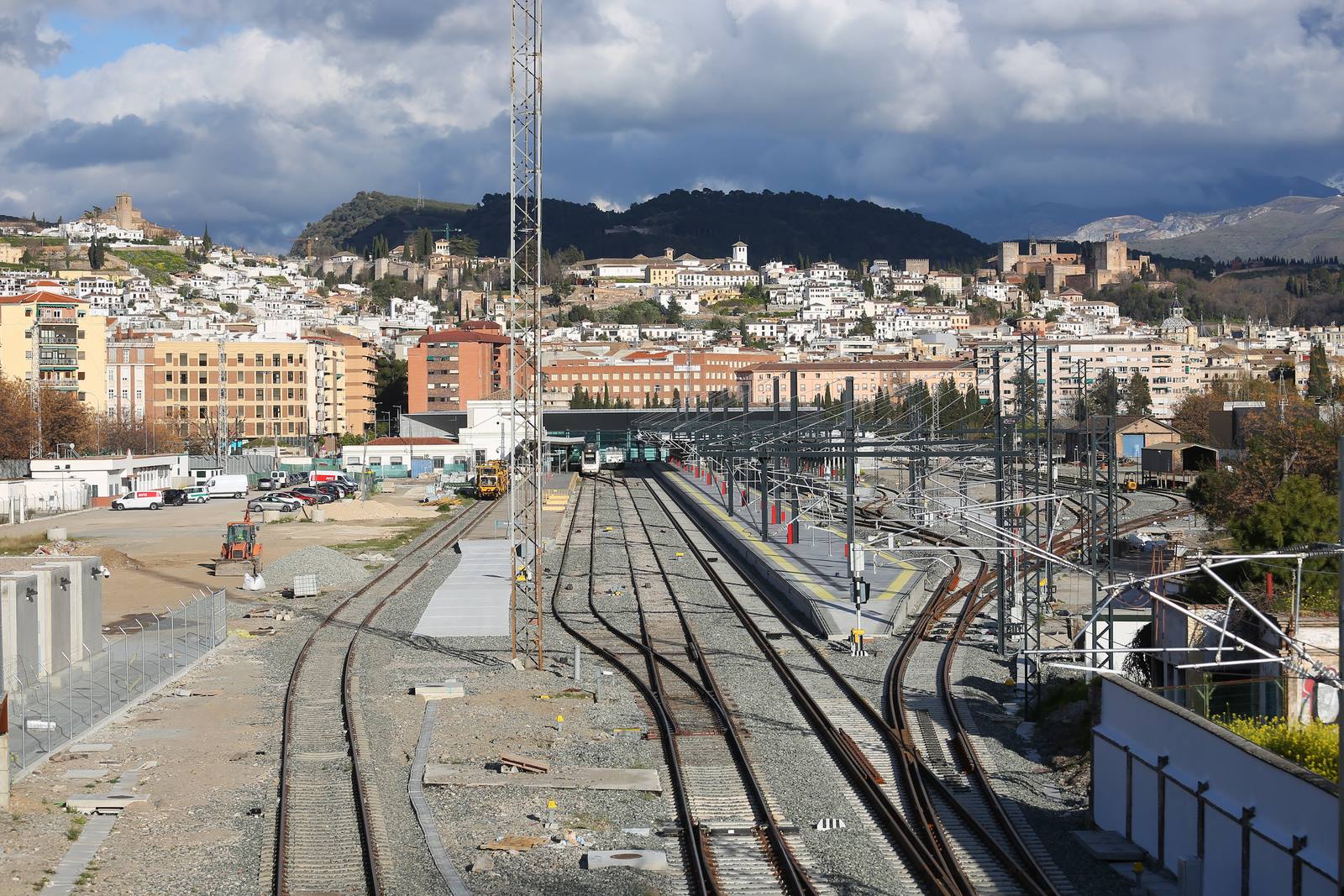 Aún se rematan las últimas obras en la estación, cerramiento de la línea y tratamiento de taludes, cuando se cumplen 3 años de aislamiento