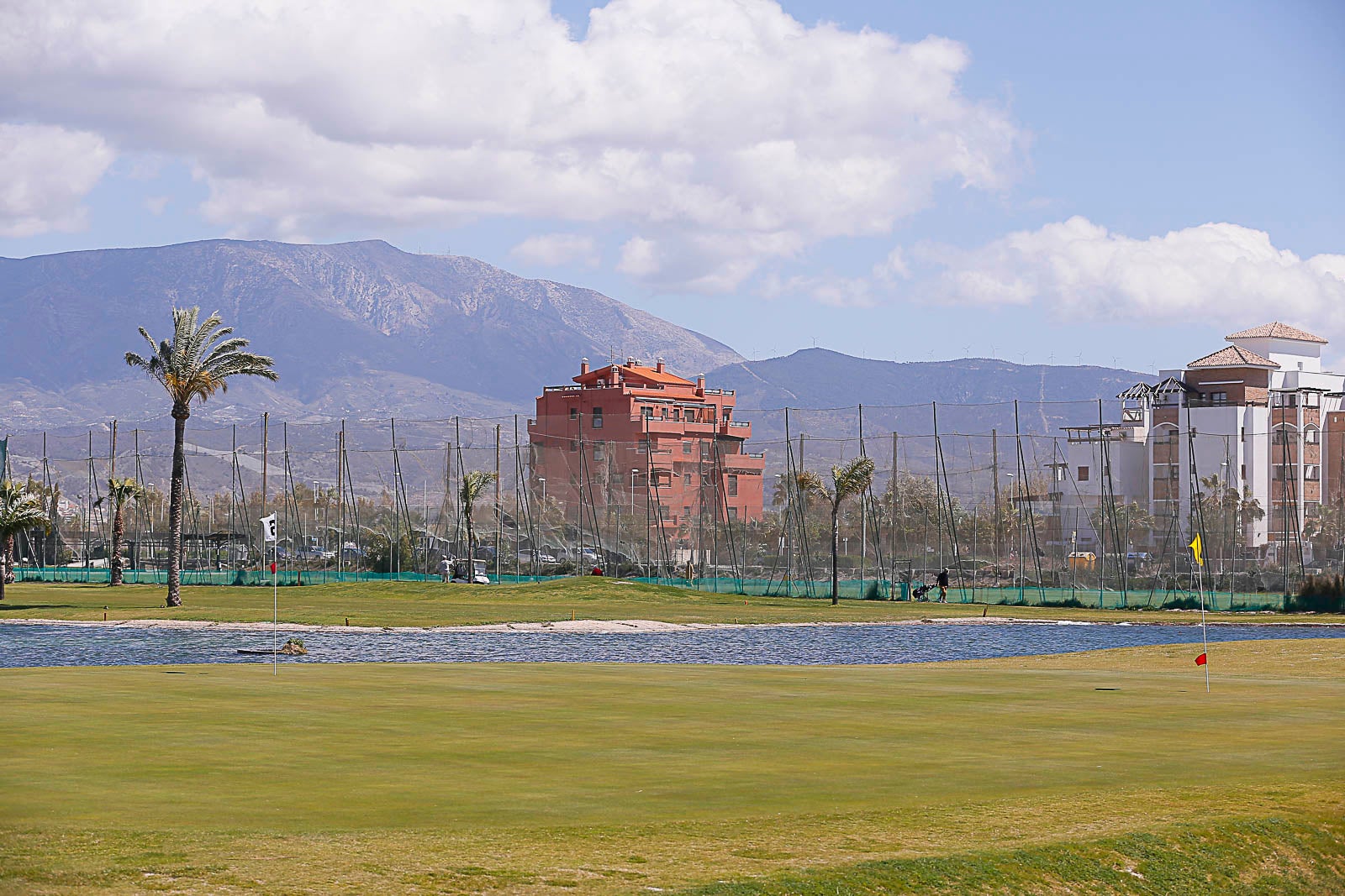 El Club de Golf Motril reunirá, con jugadores y propietarios de pisos, el dinero suficiente para salvar los terrenos del campo y alquilarlos