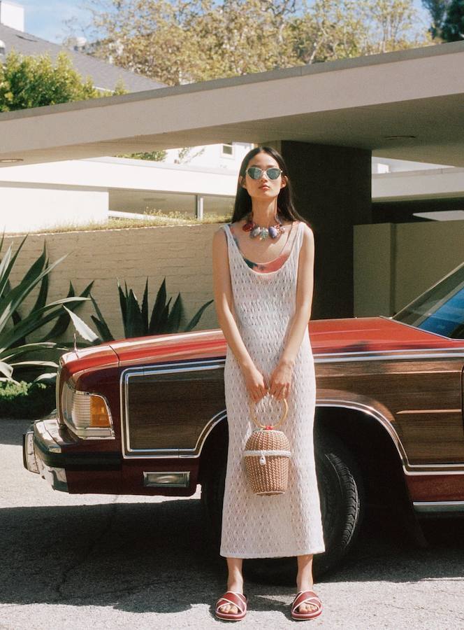 Vestidos, camisetas, camisas y complementos conforman la línea 'California Rush' con la que la firma de Inditex pretende marcar la vigente temporada