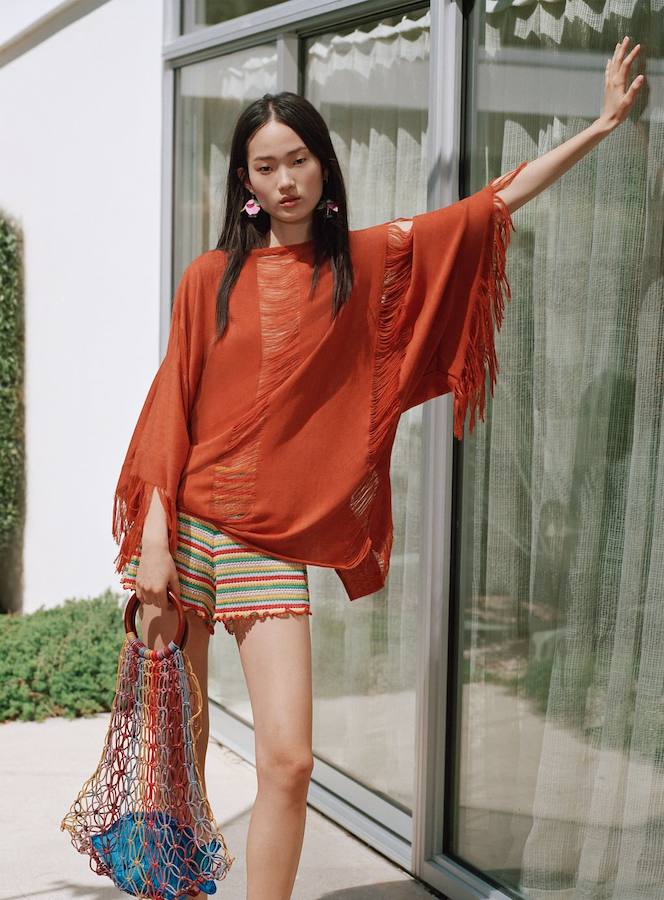 Vestidos, camisetas, camisas y complementos conforman la línea 'California Rush' con la que la firma de Inditex pretende marcar la vigente temporada