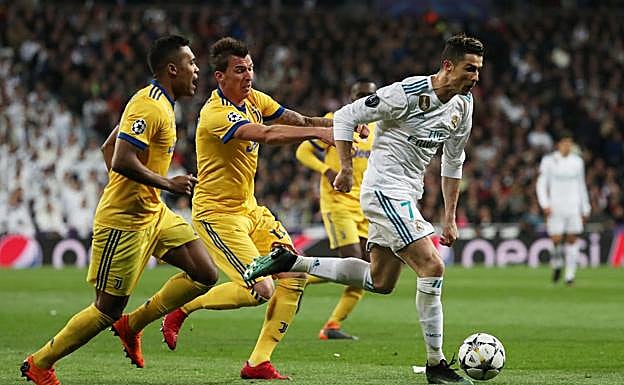 «Es un robo»: arde Twitter por el penalti en el último segundo del Real Madrid