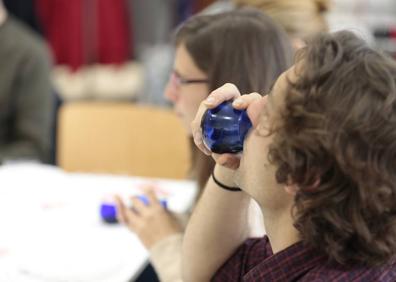 Imagen secundaria 1 - La UGR ha organizado una doble cata de aceite y pan de Alfacar. 