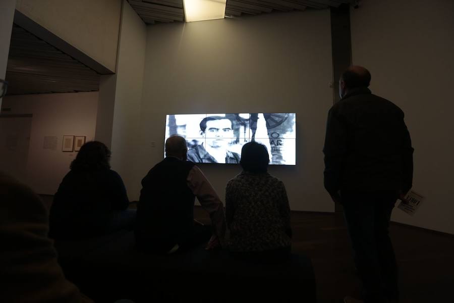 Las propuestas culturales y el buen tiempo lanzan a la calle a miles de granadinos