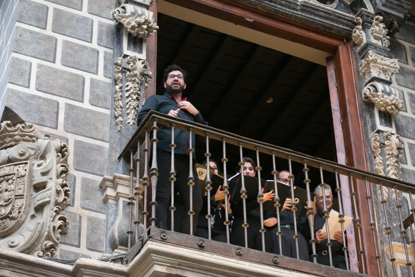 Los granadinos llenan museos y plazas en una jornada en la que el tiempo invita a disfrutar de la cultura