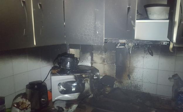 Dados de alta el padre y su hijo afectados por inhalación de humo en el incendio de su casa en Jaén