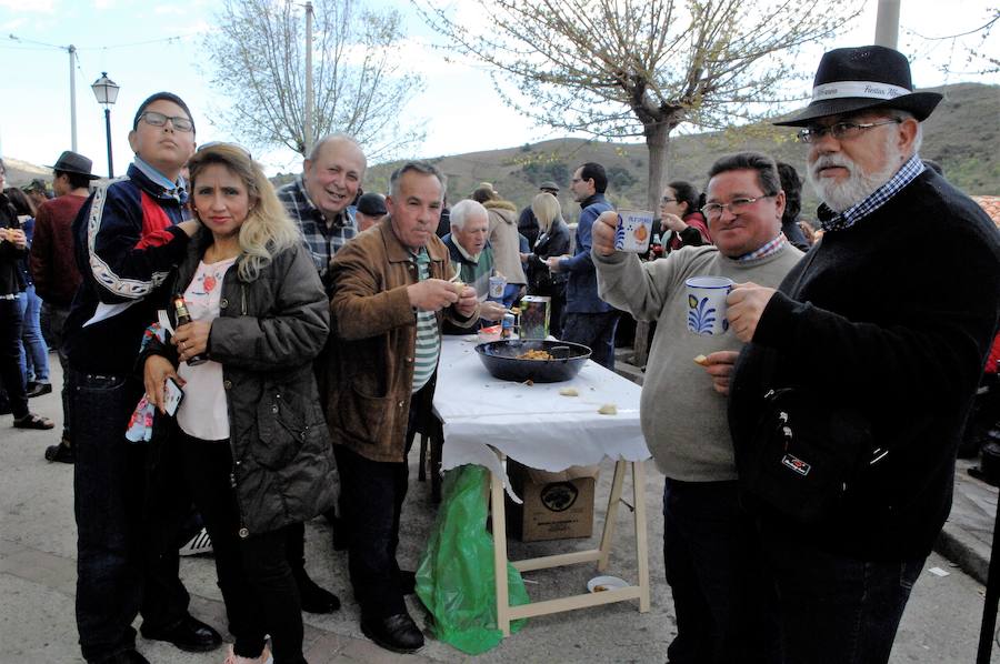 Este evento pretende dar a conocer la riqueza de este recóndito y pintoresco pueblo alpujarreño situado en la Sierra de la Contraviesa