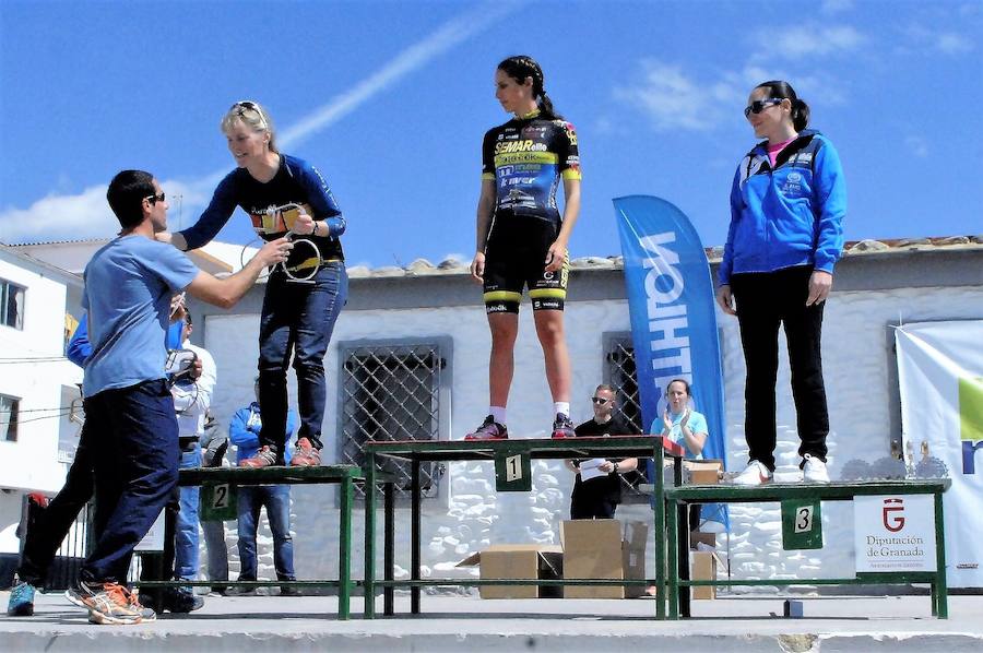 Más de un centenar y medio de deportistas de Granada y otros lugares han recorrido con sus bicicletas de montaña 40 kilómetros por zonas con un desnivel superior a los 1.000 metros