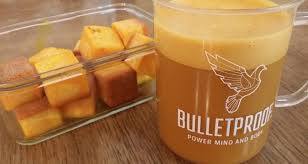 Su creador asegura que tomar café con mantequilla por la mañana nos aporta 400 calorías, «una energía suficiente» para empezar al día. Y sostiene que «adelgaza»