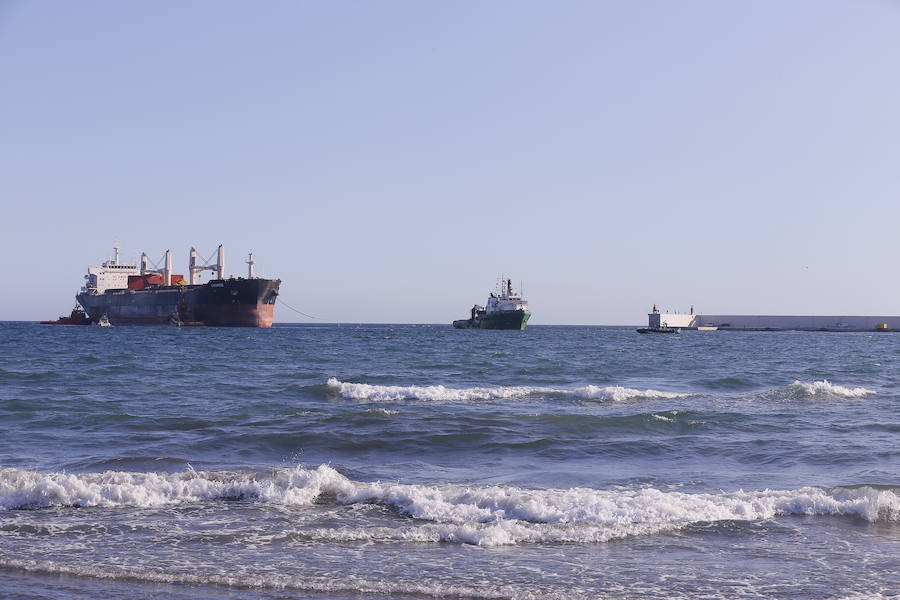 El carguero que se incendió en las costas canarias ha permanecido siete meses en Motril, donde se ha realizado su descarga, y ya se dirige a Turquía para ser vendido como chatarra 
