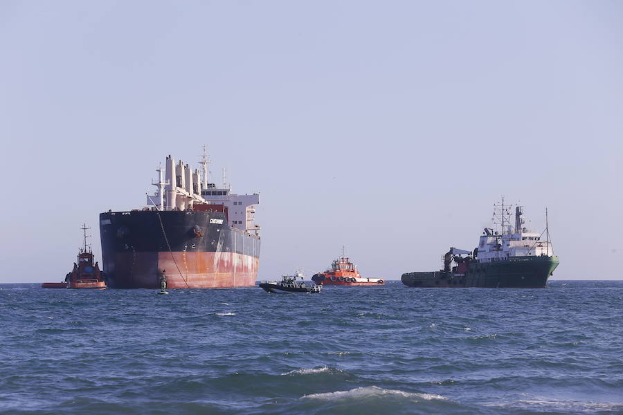 El carguero que se incendió en las costas canarias ha permanecido siete meses en Motril, donde se ha realizado su descarga, y ya se dirige a Turquía para ser vendido como chatarra 