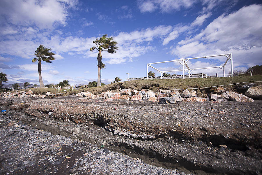 El Gobierno destina más de un millón de euros para reparar los destrozos que el temporal causó en febrero en las playas granadinas, que también afectó a algún paseo marítimo.
