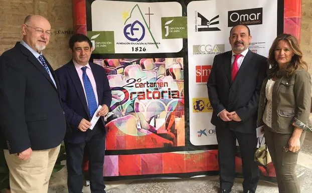 El presidente de la Diputación de Jaén participa en un certamen para promover la oratoria en los colegios