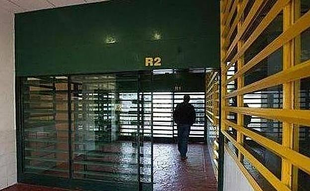 El PSOE reclama «más personal» para la prisión de Albolote, «cuya cobertura está al 88,27%»