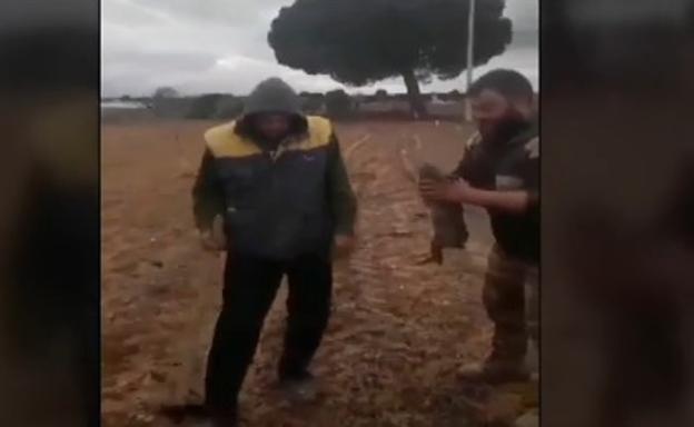 El «aberrante» vídeo que ha indignado a España: «plantando conejos muertos»