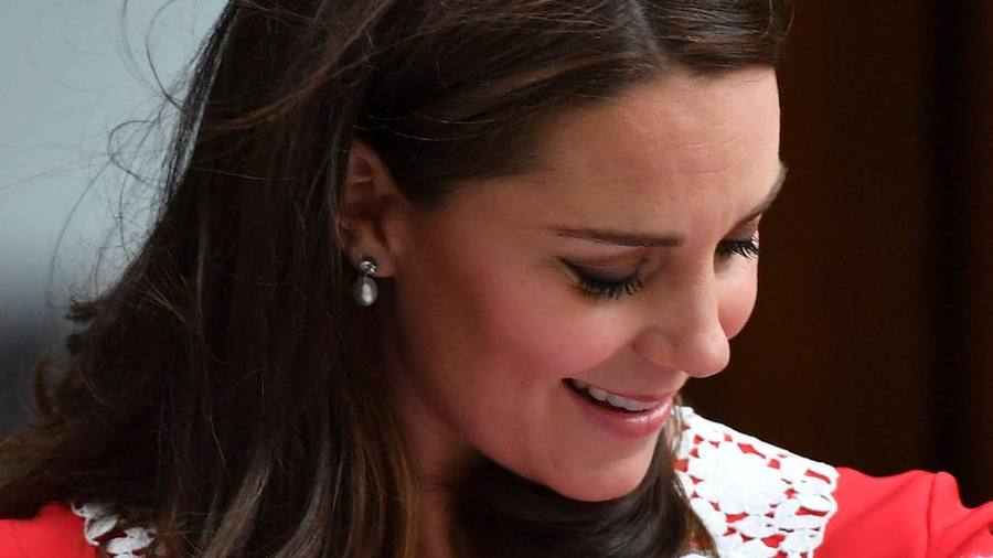 El vestido homenaje de Kate Middleton a Lady Di: radiante solo 6 horas después de parir