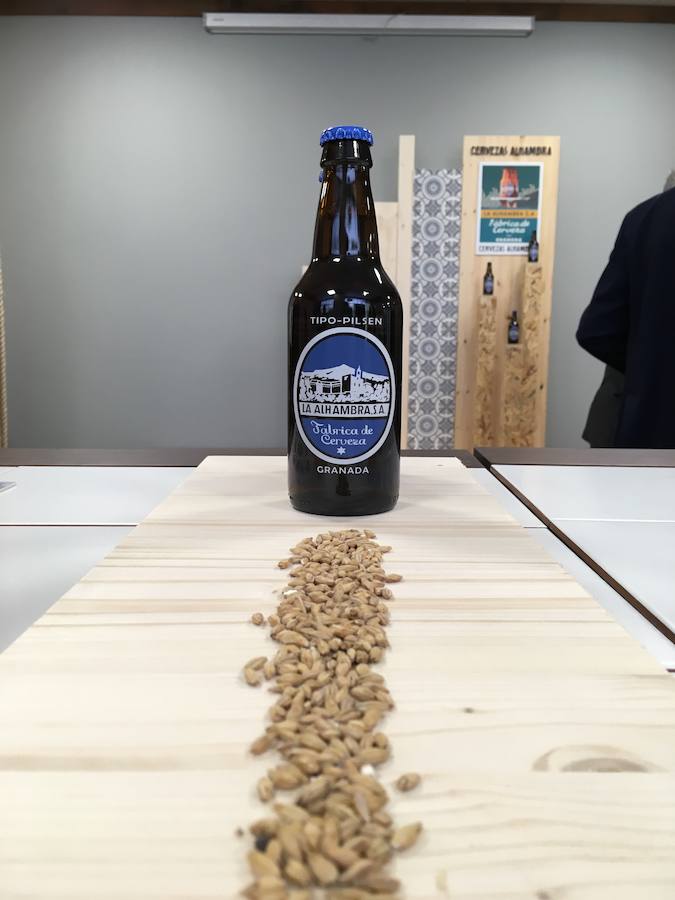Presentación de la edición limitada de la cerveza granadina