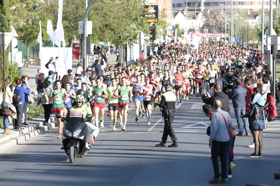 Aquí puedes ver unas maravillosas estampas de la carrera del pasado sábado en Granada