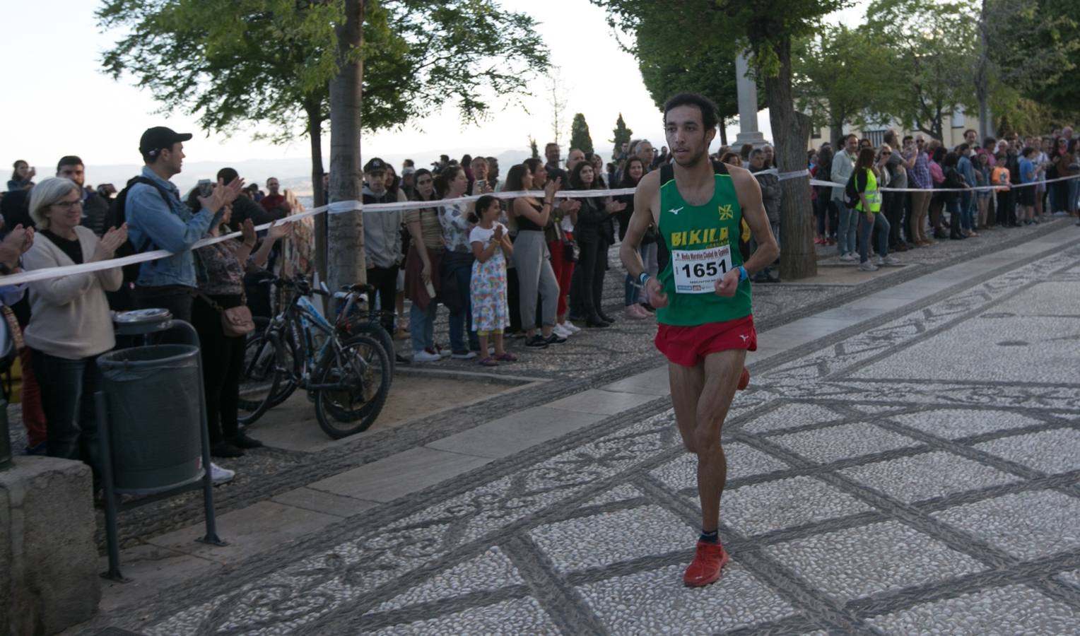 Aquí puedes ver unas maravillosas estampas de la carrera del pasado sábado en Granada