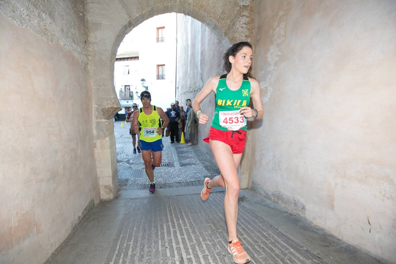 Aquí puedes ver unas maravillosas estampas de la carrera del pasado sábado en Granada