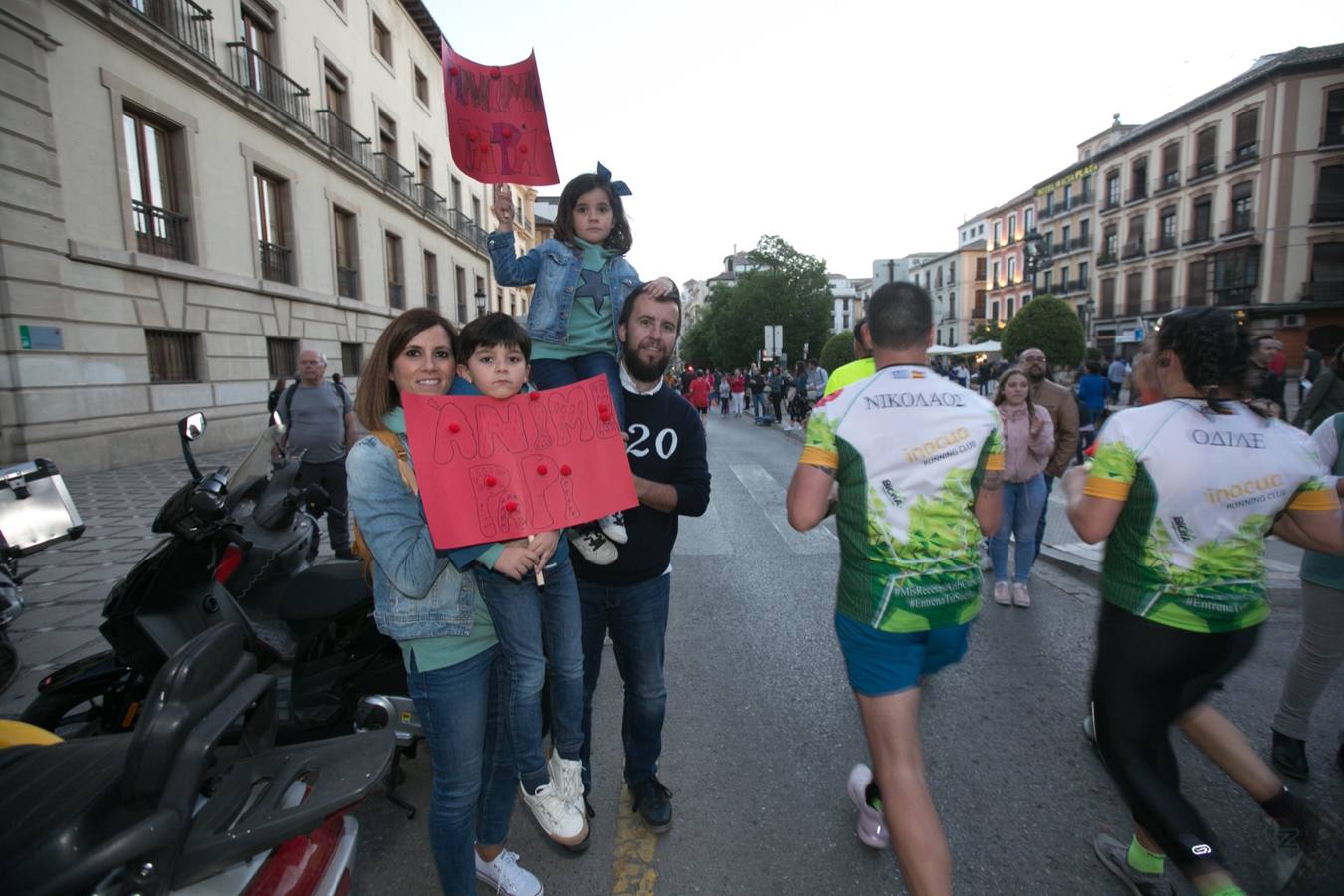 Aquí puedes ver unas maravillosas estampas de la carrera del pasado sábado en Granada