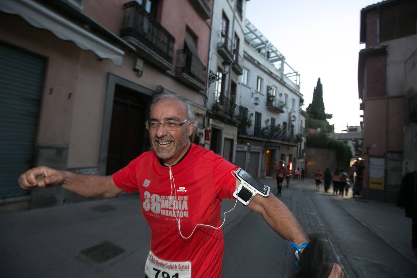 Aquí puedes ver unas maravillosas estampas de la carrera del pasado sábado en Granada