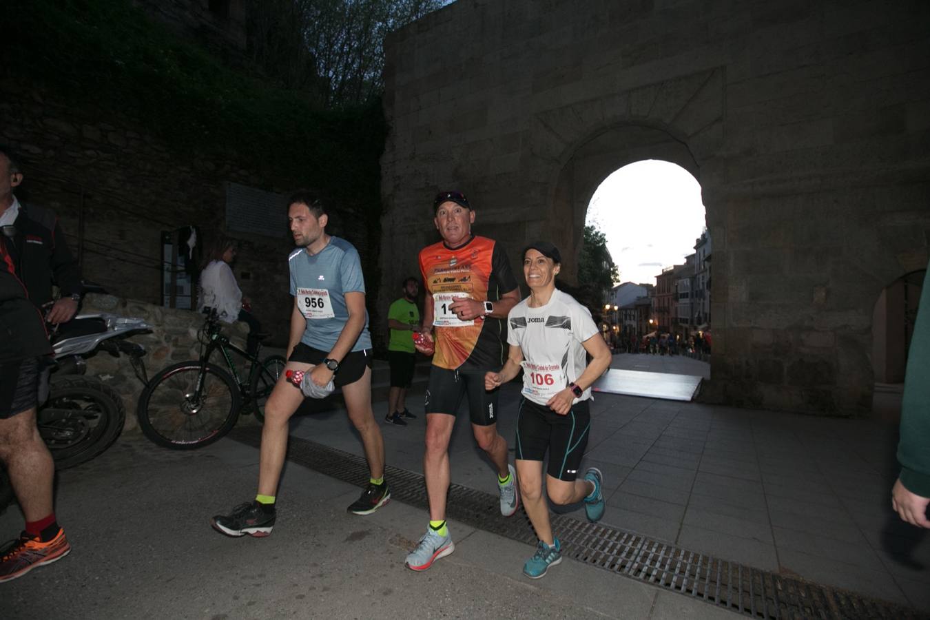 Aquí puedes ver unas maravillosas estampas de la carrera del pasado sábado en Granada