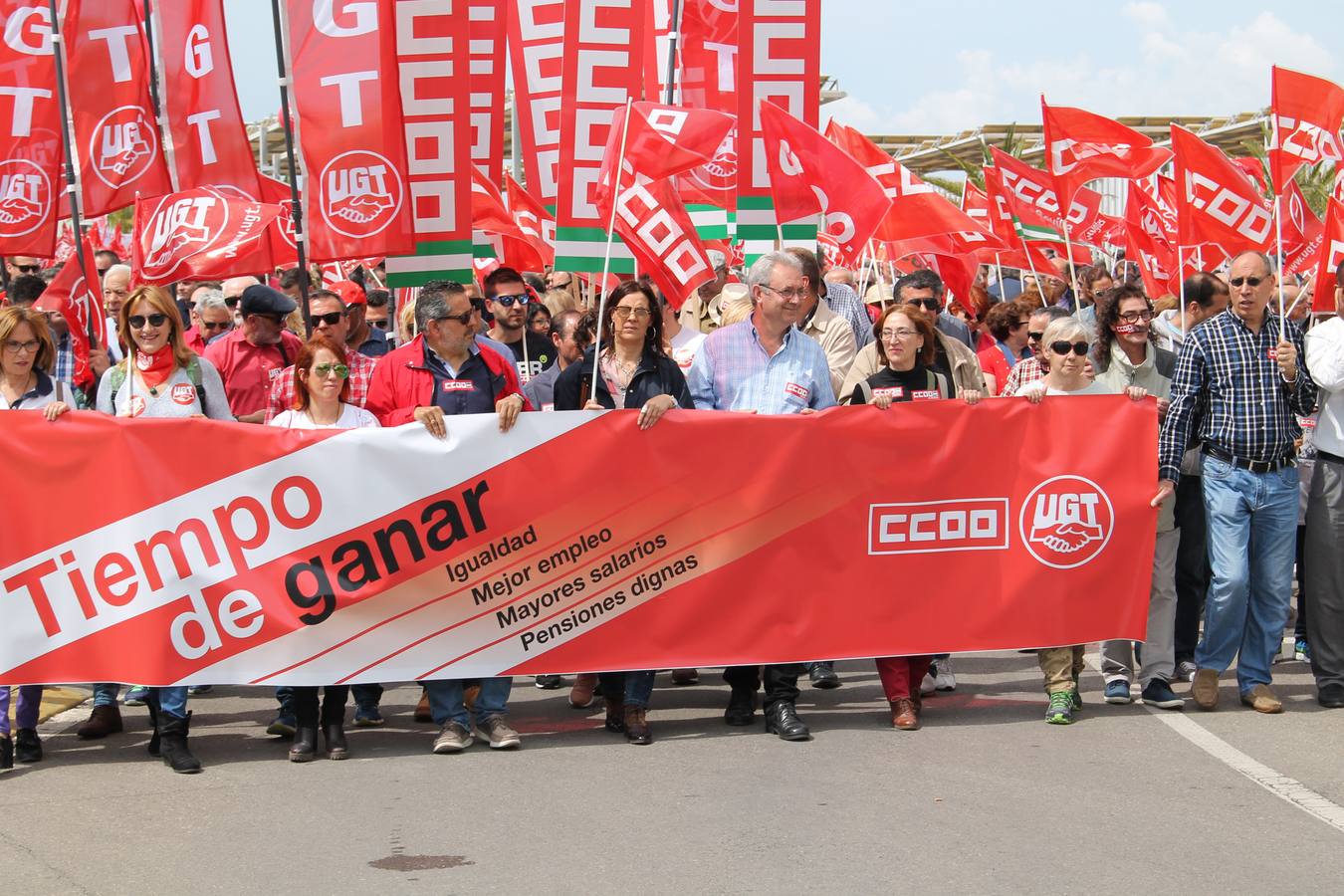 Los sindicatos UGT y CCOO se movilizan con motivo del 1 de mayo en una marcha reivindicativa a la que asiste el secretario provincial del PSOE, José Luis Sánchez Teruel