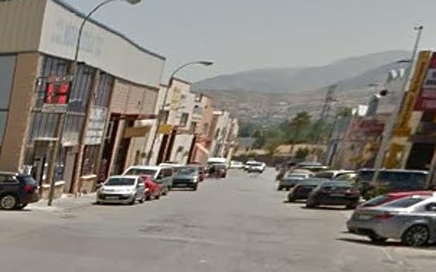 Herido grave un trabajador al caerse desde un tejado en una nave industrial de Ogíjares
