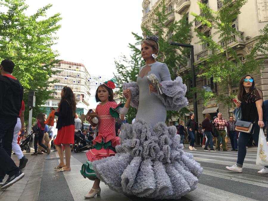 Las calles del centro de la ciudad, abarrotadas de gente para disfrutar de la fiesta.