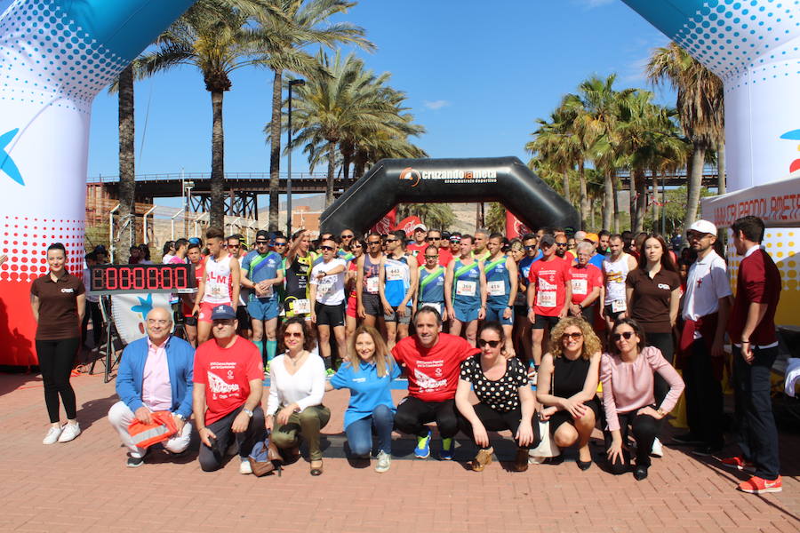 Centenares de personas se reúnen este domingo en las calles de la ciudad