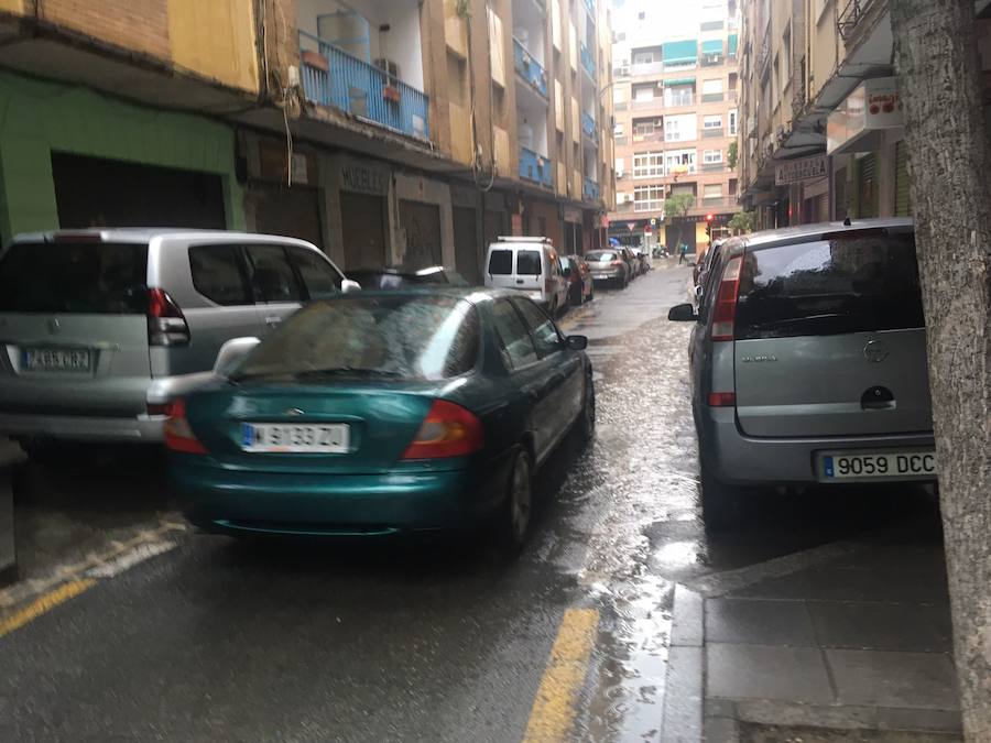 Truenos, rayos y relámpagos sobre la capital