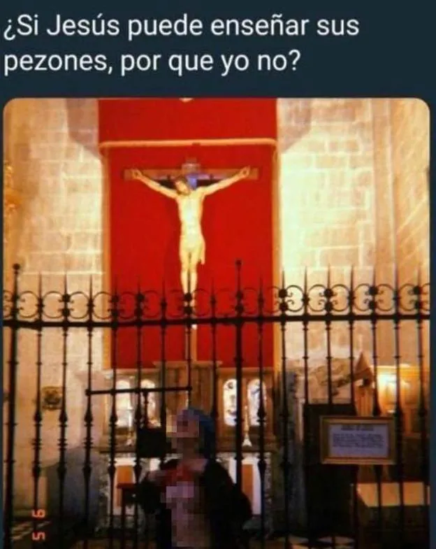 Polémica por la foto de una chica enseñando los pechos en la Catedral de Jaén