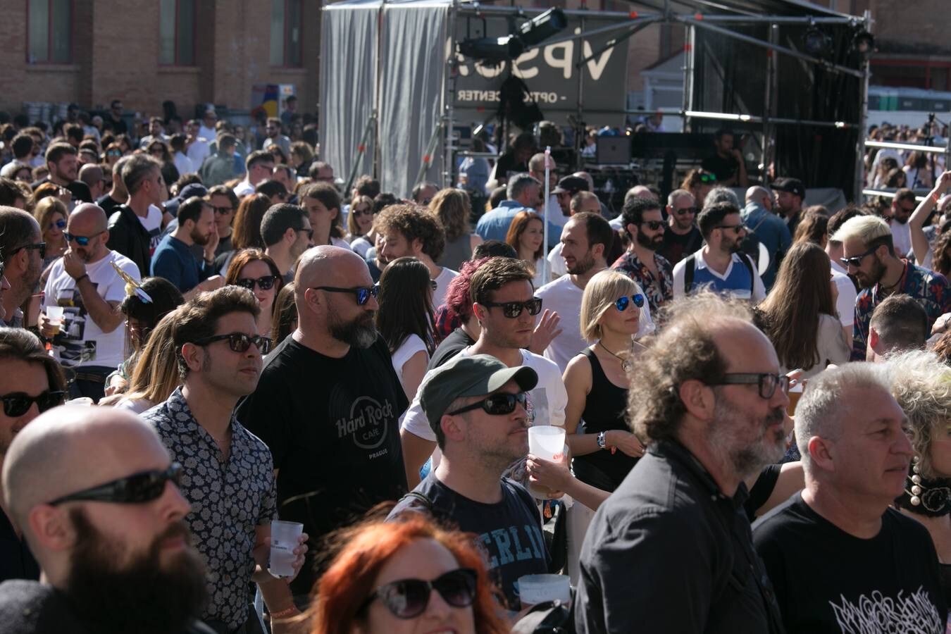 El festival llena la feria de muestras de Armilla