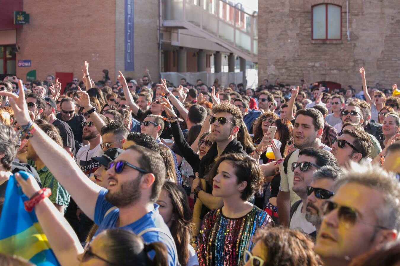 El festival llena la feria de muestras de Armilla