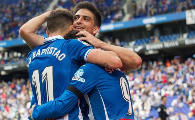 Jugadores del Espanyol celebrando el gol 