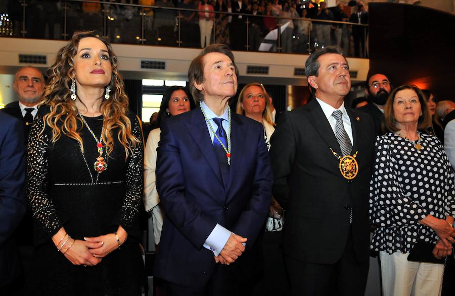 «Si es bonito vivir en Linares, más bonito es volver», ha dicho el artista, quien ha destacado su estrecha relación con la ciudad que lo vio nacer