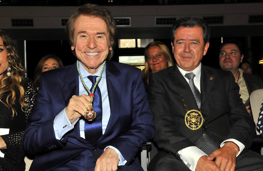 «Si es bonito vivir en Linares, más bonito es volver», ha dicho el artista, quien ha destacado su estrecha relación con la ciudad que lo vio nacer