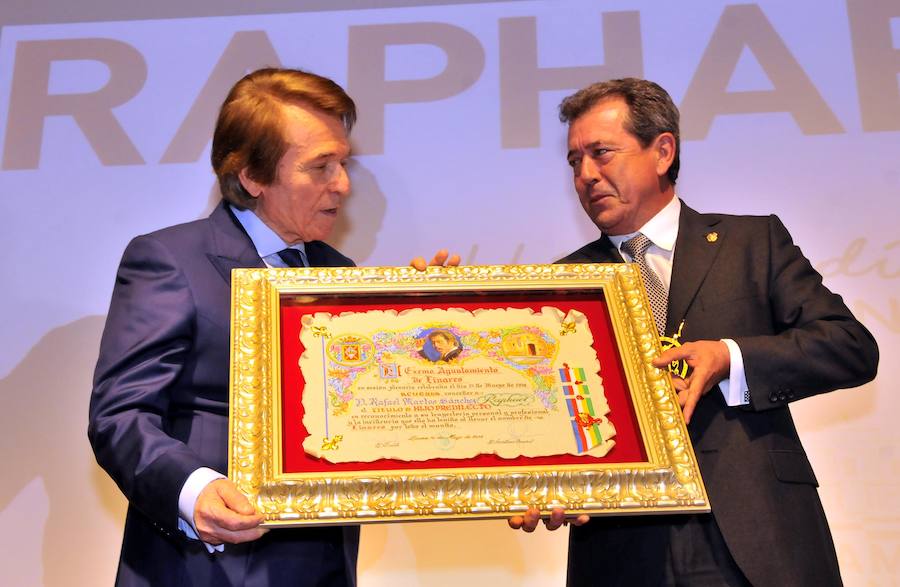 «Si es bonito vivir en Linares, más bonito es volver», ha dicho el artista, quien ha destacado su estrecha relación con la ciudad que lo vio nacer