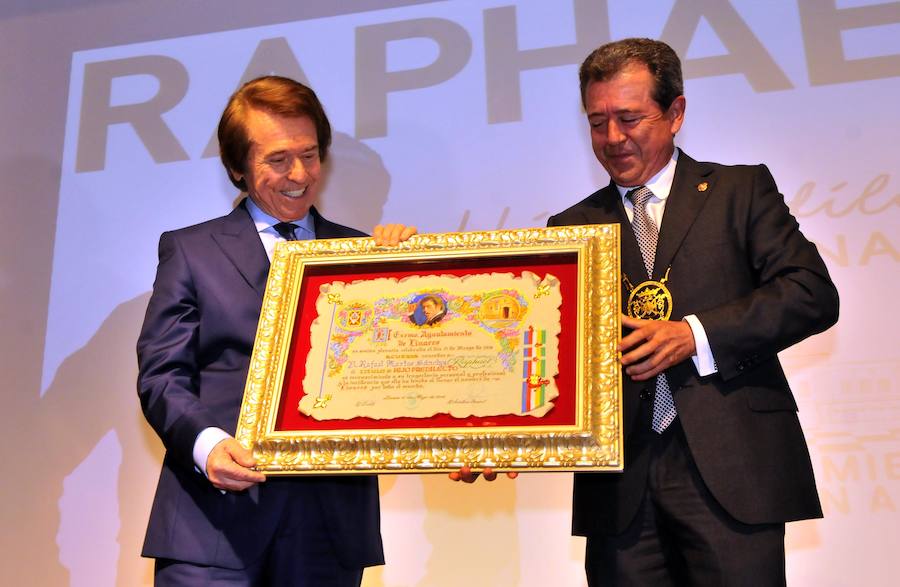 «Si es bonito vivir en Linares, más bonito es volver», ha dicho el artista, quien ha destacado su estrecha relación con la ciudad que lo vio nacer