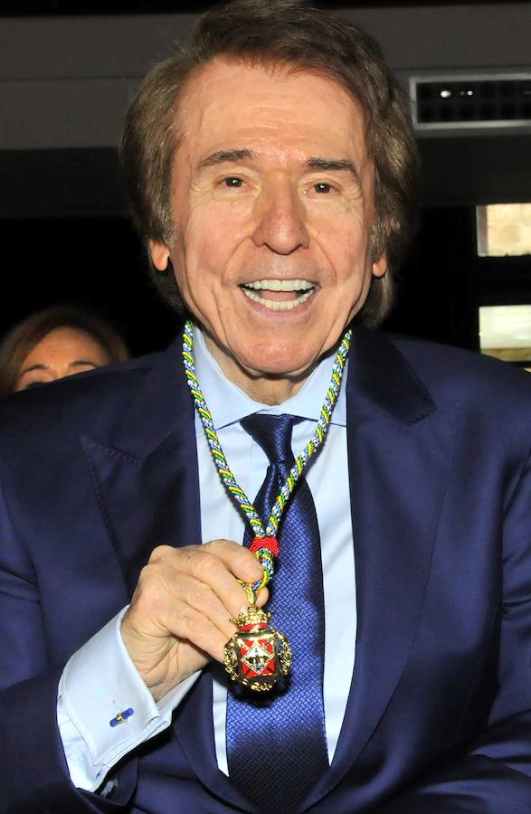 «Si es bonito vivir en Linares, más bonito es volver», ha dicho el artista, quien ha destacado su estrecha relación con la ciudad que lo vio nacer