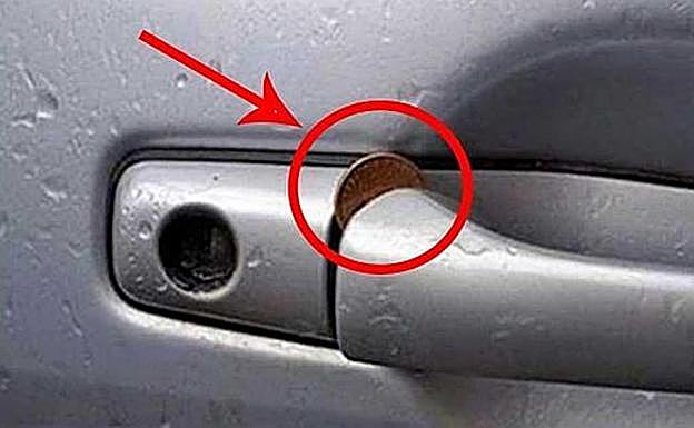 La Policía alerta del peligro de encontrar una moneda así en tu coche aparcado