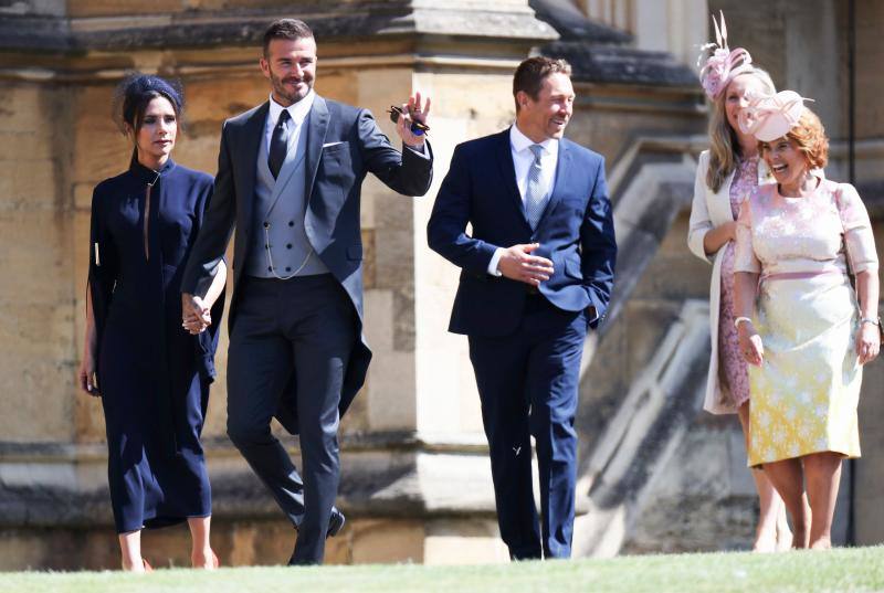 Las redes alaban la elegancia y belleza del exfutbolista en el compromiso del príncipe Harry y Meghan Markle