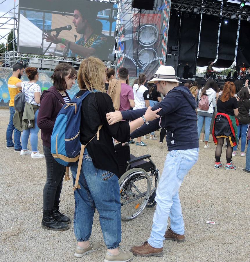 El Bull este año se ha trasladado a la que podemos denominar 'Ciudad de festivales', esa explanada en la carretera de Córdoba donde también se realiza el Granada Sound