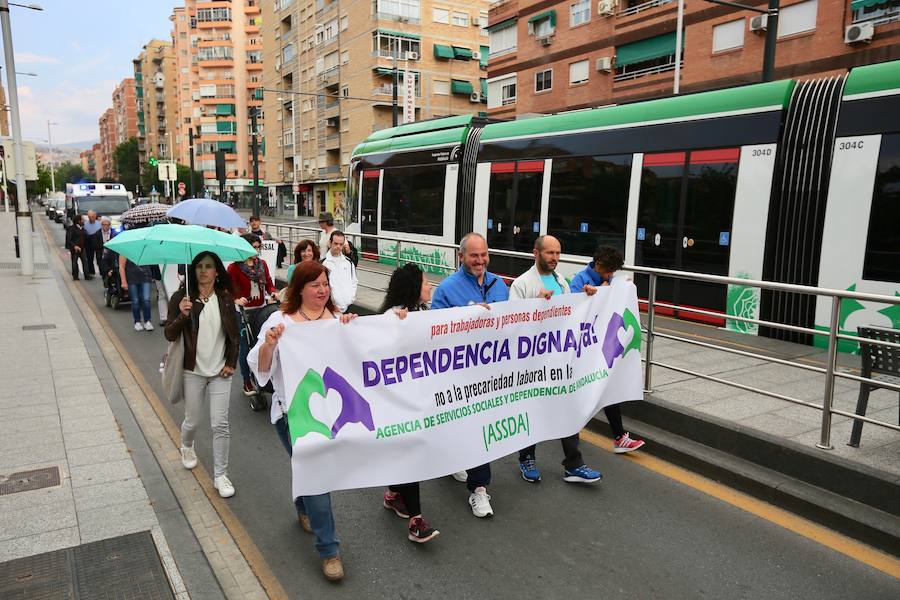 Gran Vía y Reyes Católicos se cortará el tráfico desde las 18.30 horas, desviándose el transporte público por Camino de Ronda