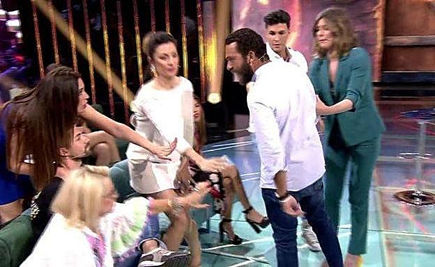 Pelea en 'Supervivientes 2018': tienen que separar a Alberto Isla y a Alejandro Albalá