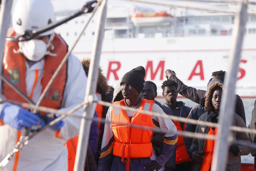 Forman parte de dos pateras rescatadas con 55 y 37 inmigrantes, incluyendo a siete mujeres