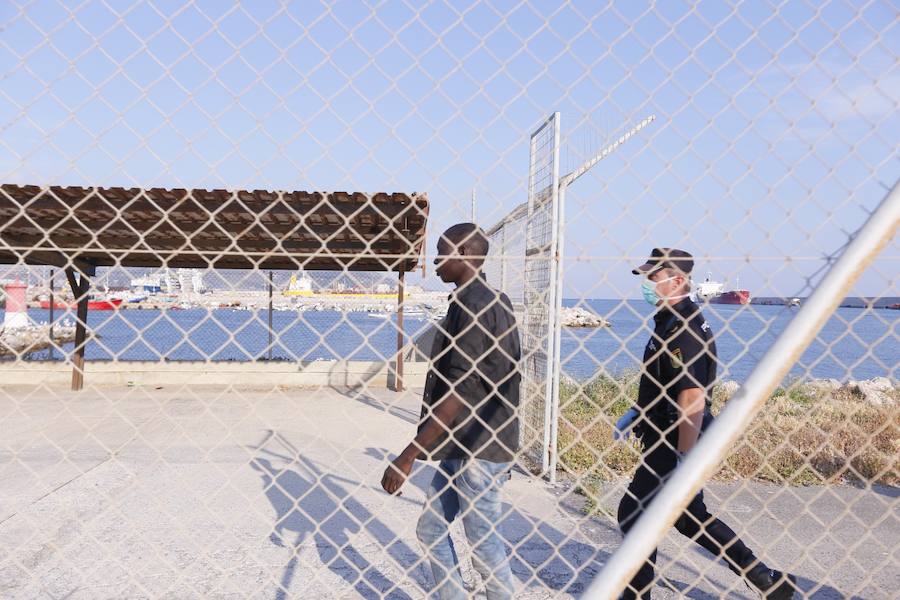 Forman parte de dos pateras rescatadas con 55 y 37 inmigrantes, incluyendo a siete mujeres