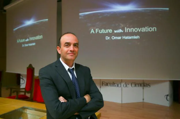 Omar Hatamleh, de la NASA, ha hablado sobre innovación en la Facultad de Ciencias.